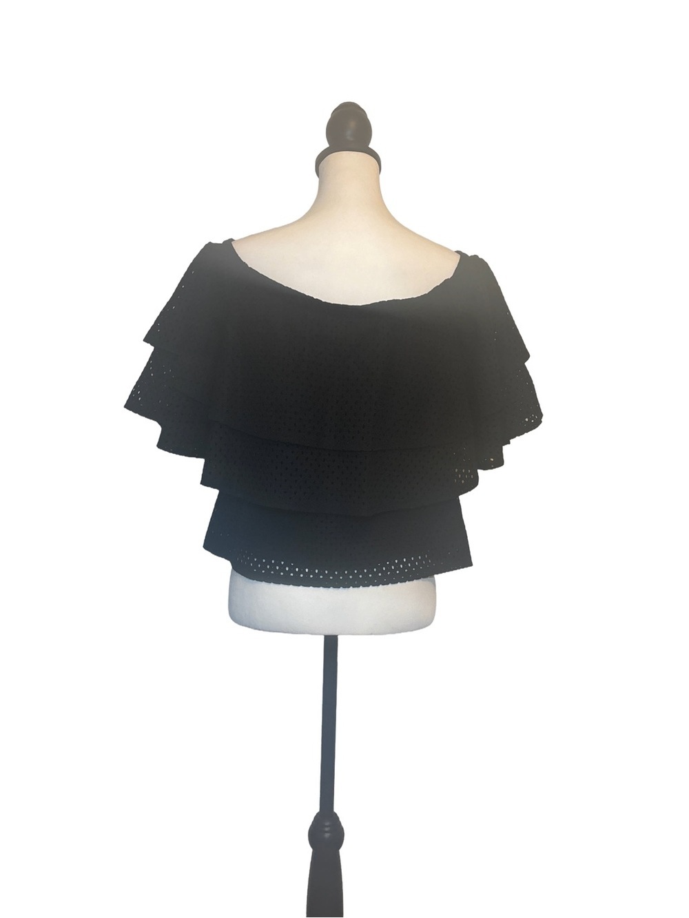 Banana Republic Off-Shoulder Black Ruffle Eyelet Top. XS. NWT! - Picture 3 of 7